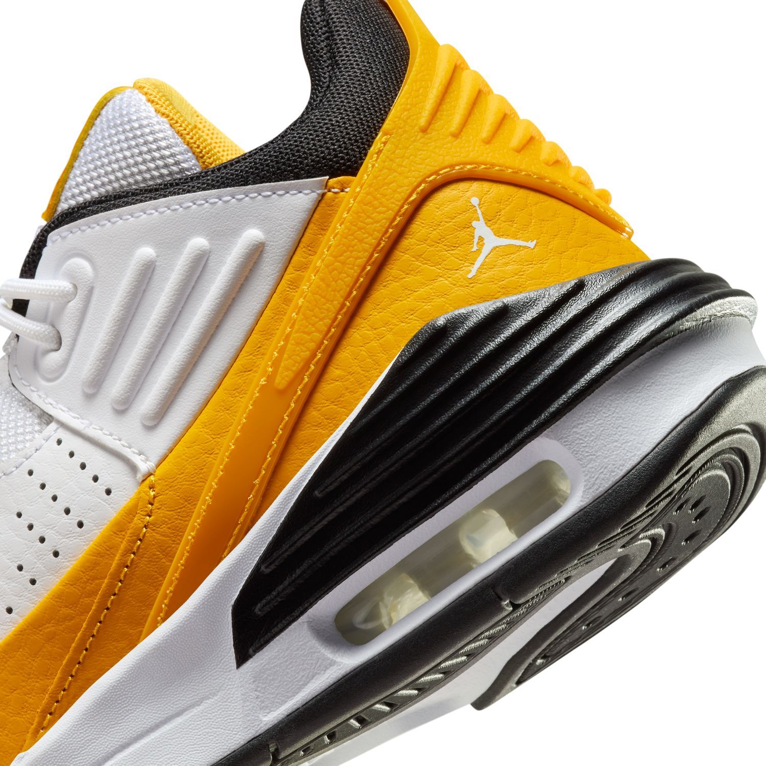 Nike JORDAN MAX AURA 5 GS otro ki ko arkarski copati bela Intersport